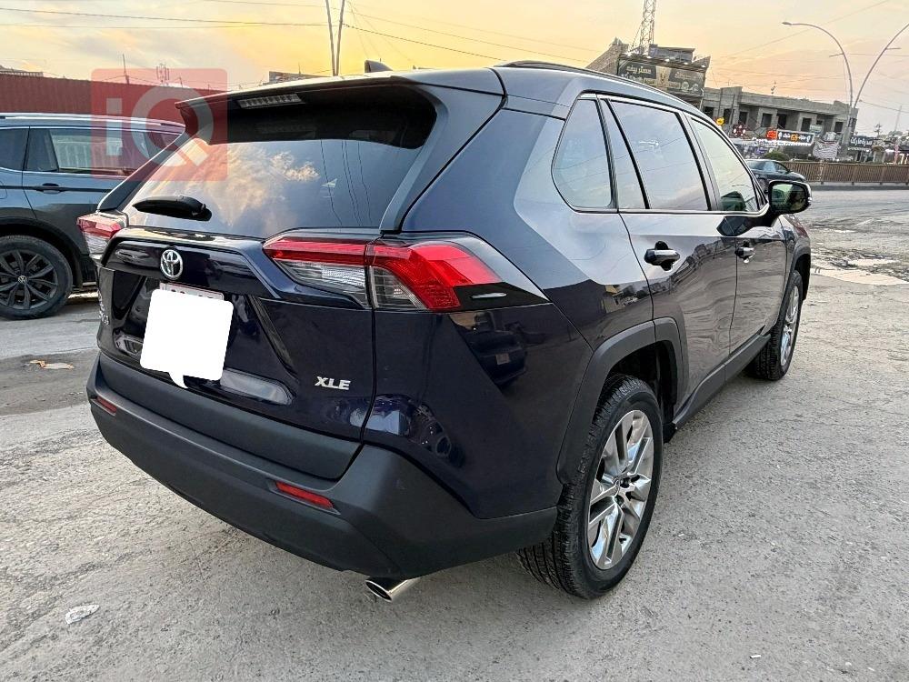 تۆیۆتا ڕاڤ 4